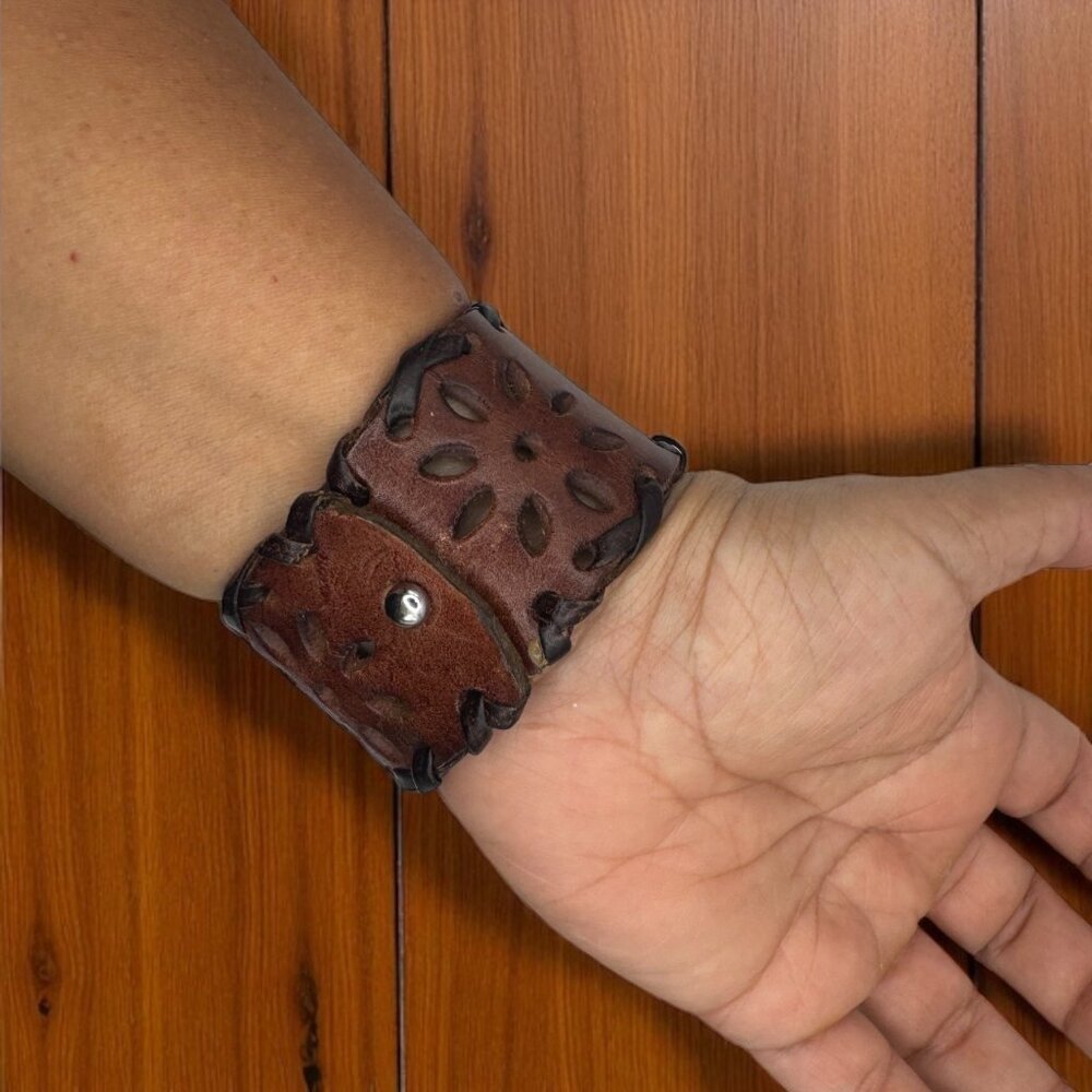 San Antonio Misión Church Broken China W Silver-Blend Metalwork & Leather Cuff - Picture 8 of 15